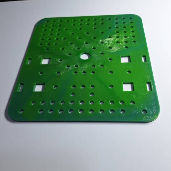 شاسی پلاستیکی مشبک 17x15 سانتی‌متر